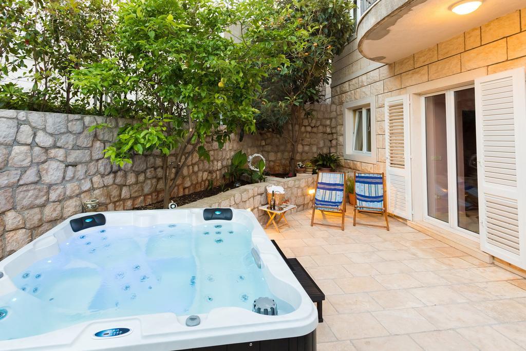 Barbara With Private Pool Appartement *
